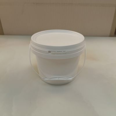 دسته پلاستیکی دور سطل پلاستیکی برای حمل مواد شیمیایی