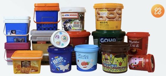 سطل های پلاستیکی سفید قابل انباشت با دریچه برای ذخیره غذا