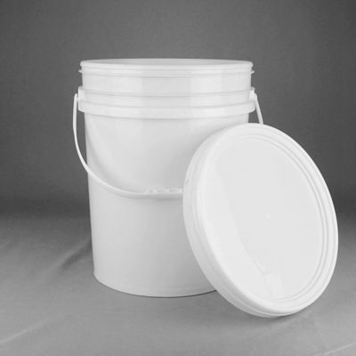OEM ODM بطری های پلاستیکی 5 گالن با دریچه های سیاه 5 گالن